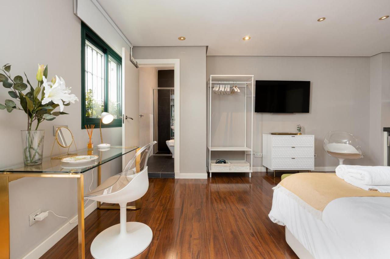 C30 Deluxe Studio With Terrace Into Cathedral Square Apartment Málaga Exterior foto