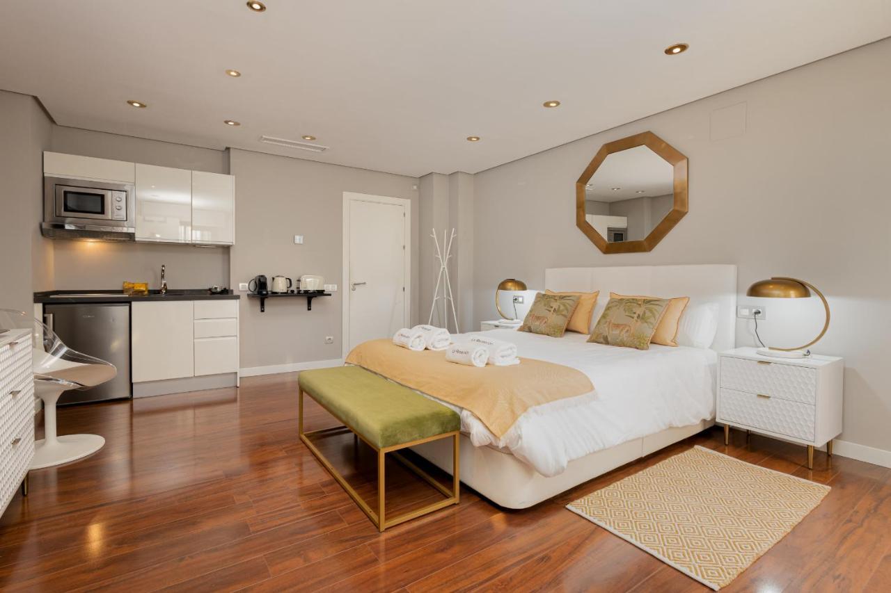 C30 Deluxe Studio With Terrace Into Cathedral Square Apartment Málaga Exterior foto